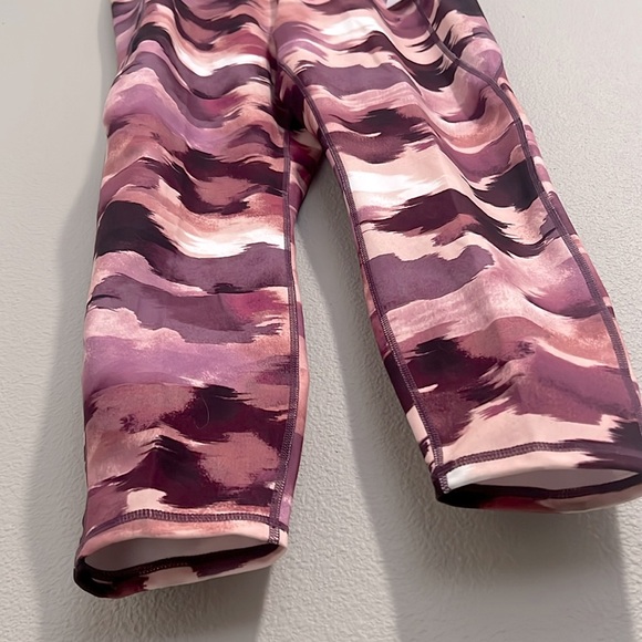 Reebok Women's Getaway High Rise 7/8 Leggings with Pockets - Picture 4 of 9